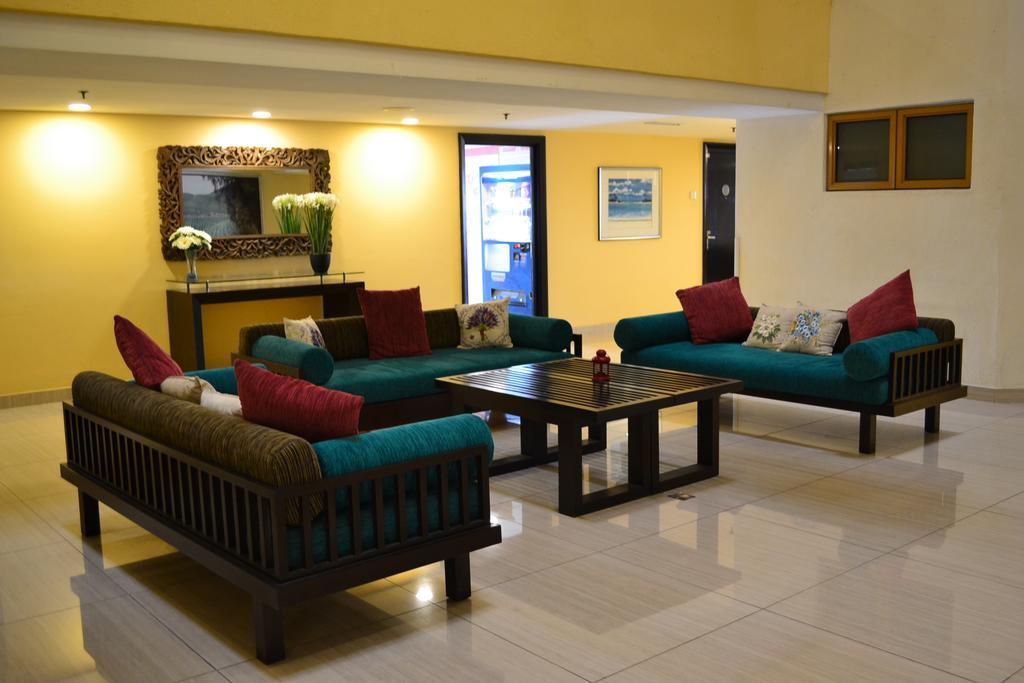 Sunway Resort Hotel Petaling Jaya Eksteriør billede The lobby of the hotel