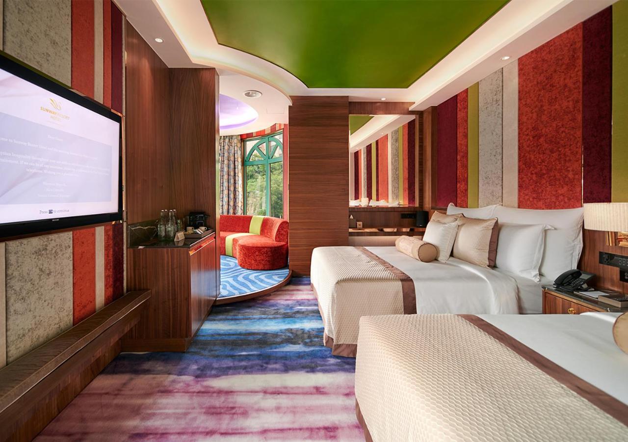 Sunway Resort Hotel Petaling Jaya Eksteriør billede A room at W Hong Kong