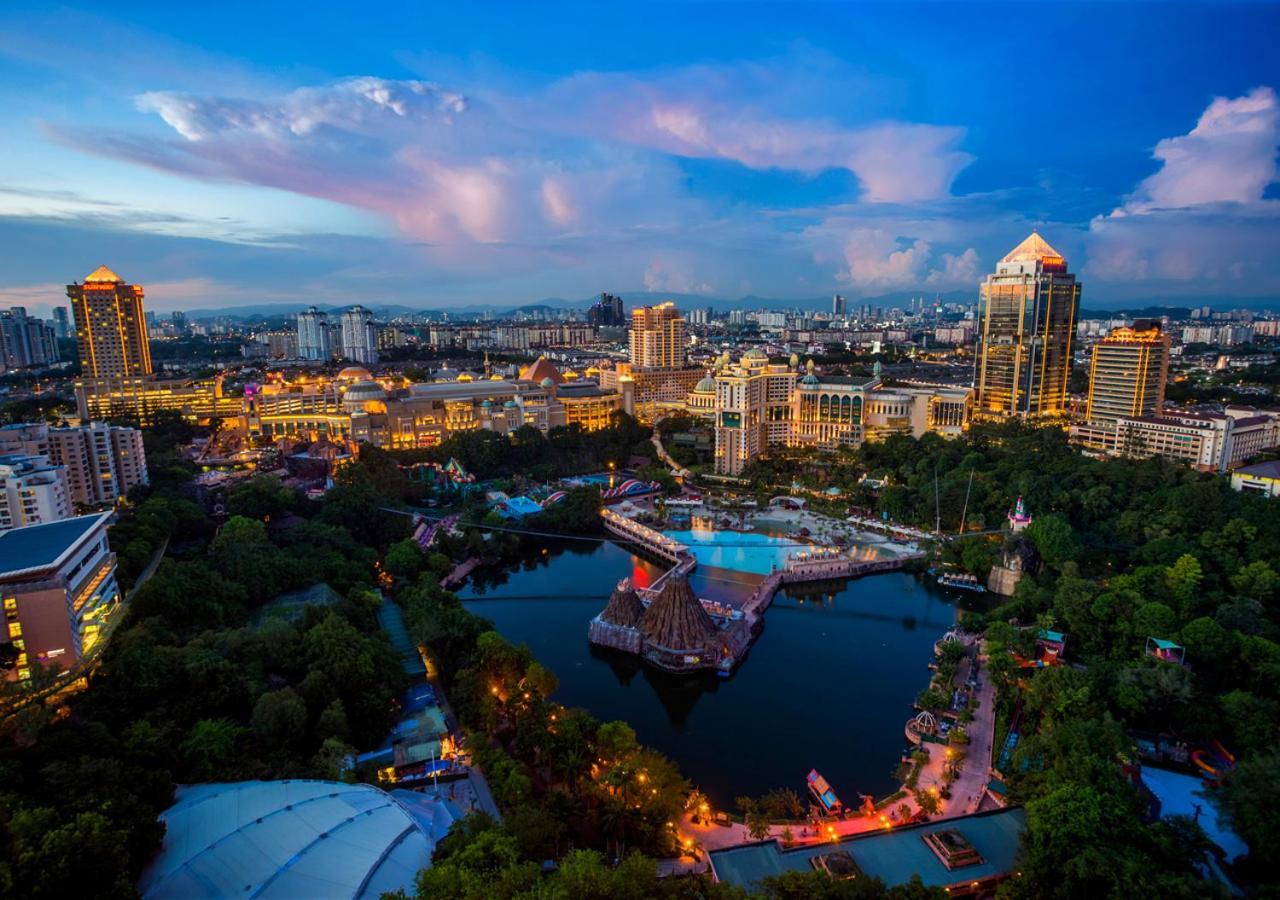 Sunway Resort Hotel Petaling Jaya Eksteriør billede Putrajaya skyline