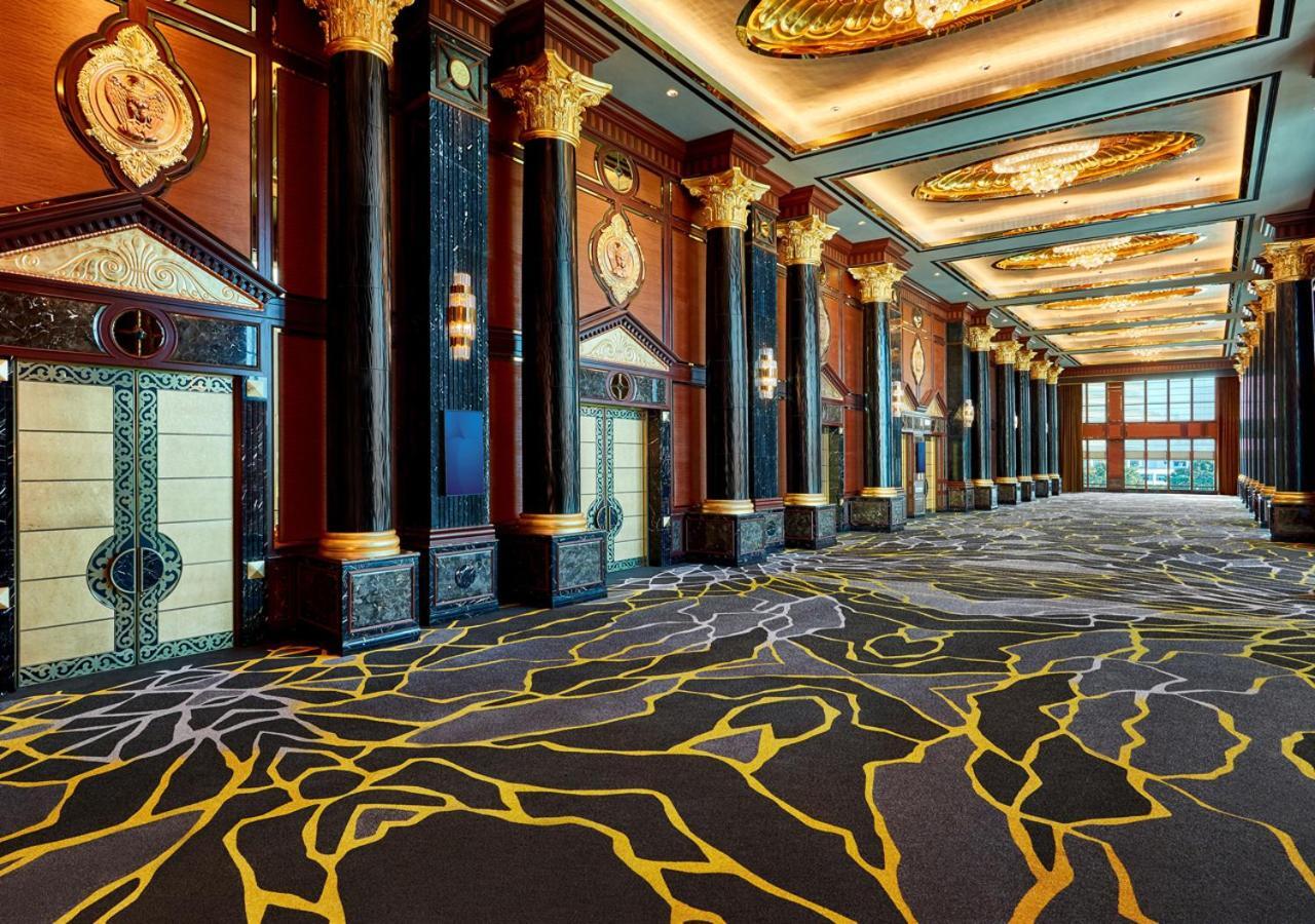 Sunway Resort Hotel Petaling Jaya Eksteriør billede The interior of the hotel